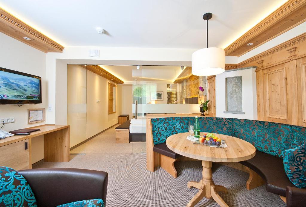 אישגל Hotel Tirol מראה חיצוני תמונה
